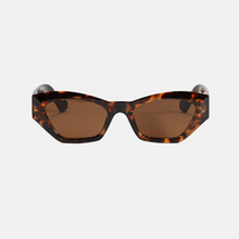 Load image into Gallery viewer, Everly Sunglasses - Tort / Toffee
